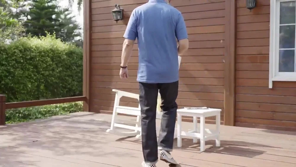 Outdoor Furniture Assembly — Customer Unboxing